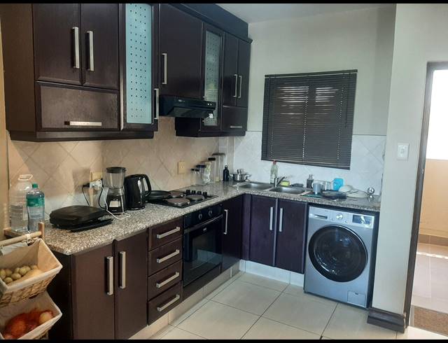 2 BEDROOM APARTMENT FOR SALE IN UMHLANGA RIDGE